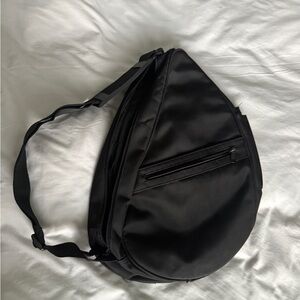 Minimalist Black Sling Backpack Anti-Theft Crossbody Travel Bag Sleek Urban EDC